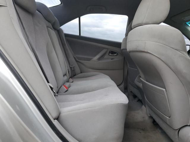 4T1BF3EK3BU162571 - 2011 TOYOTA CAMRY BASE فضي صورة 10