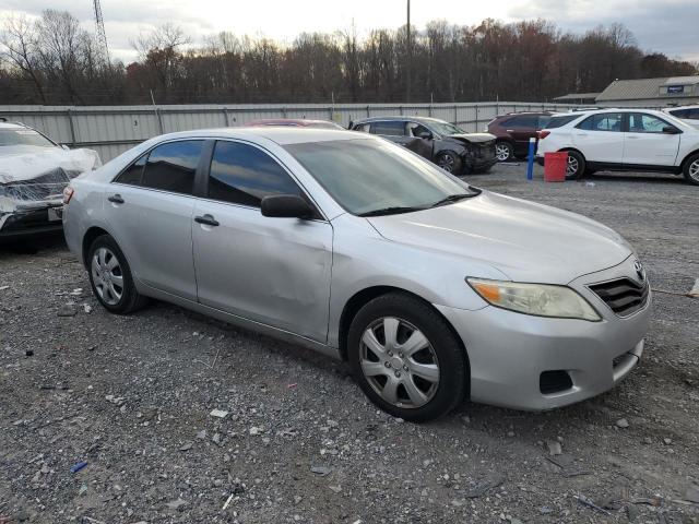 4T1BF3EK3BU162571 - 2011 TOYOTA CAMRY BASE فضي صورة 4