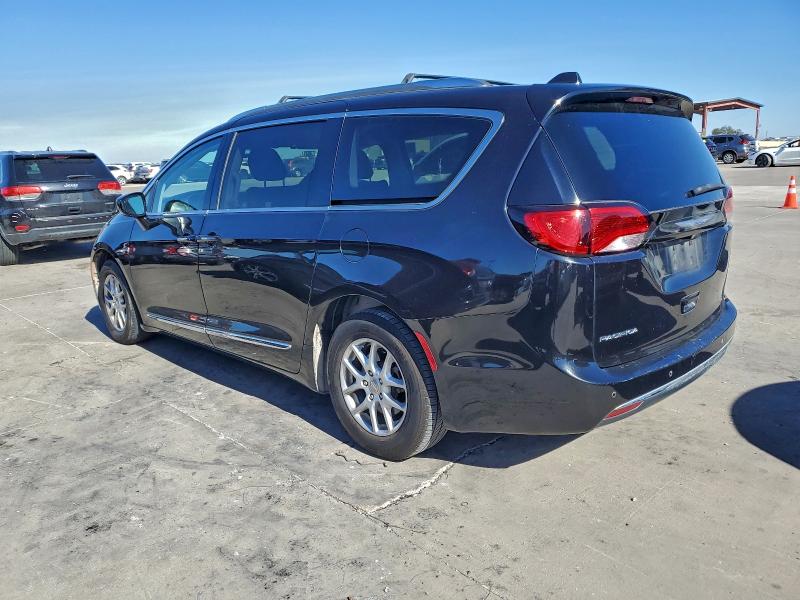 2C4RC1BG6LR139915 - 2020 CHRYSLER PACIFICA TOURING L BLACK photo 2
