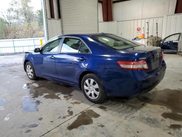 4T4BF3EK3AR025439 - 2010 TOYOTA CAMRY BASE Blau Foto 2