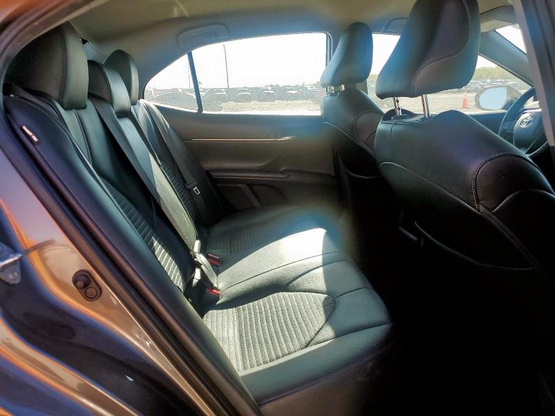 4T1G11AK0MU413760 - 2021 TOYOTA CAMRY SE GRAY photo 10