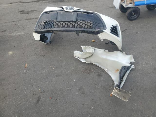 5YFBURHE9JP803723 - 2018 TOYOTA COROLLA L WHITE photo 12