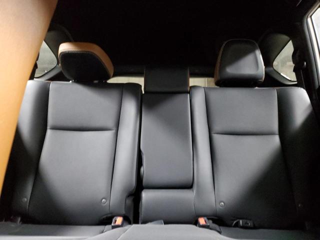 JTMJFREV2HD213886 - 2017 TOYOTA RAV4 SE WHITE photo 10