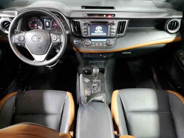 JTMJFREV2HD213886 - 2017 TOYOTA RAV4 SE WHITE photo 8