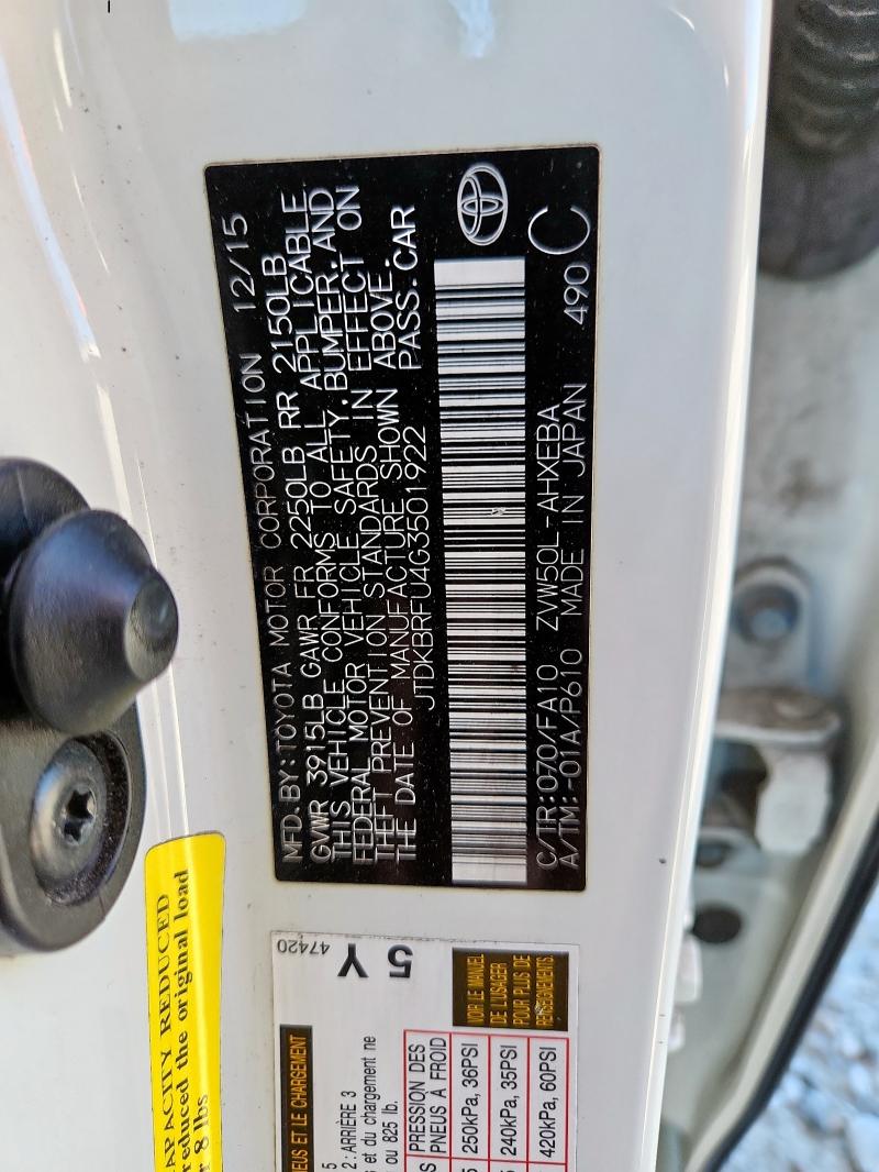 JTDKBRFU4G3501922 - 2016 TOYOTA PRIUS თეთრი ფოტო 12