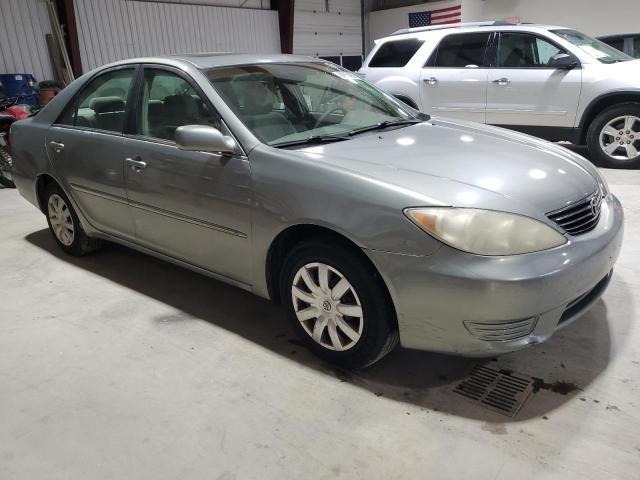4T1BE30K15U632904 - 2005 TOYOTA CAMRY LE 灰色 照片 4