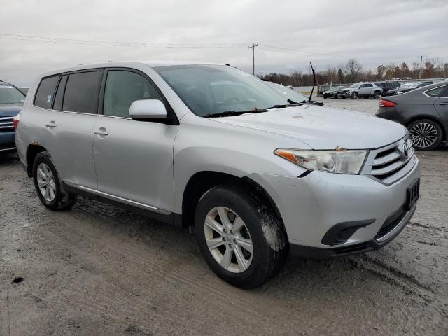 5TDBK3EH8DS224946 - 2013 TOYOTA HIGHLANDER BASE Silber Foto 4