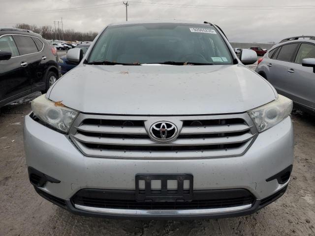 5TDBK3EH8DS224946 - 2013 TOYOTA HIGHLANDER BASE Silber Foto 5