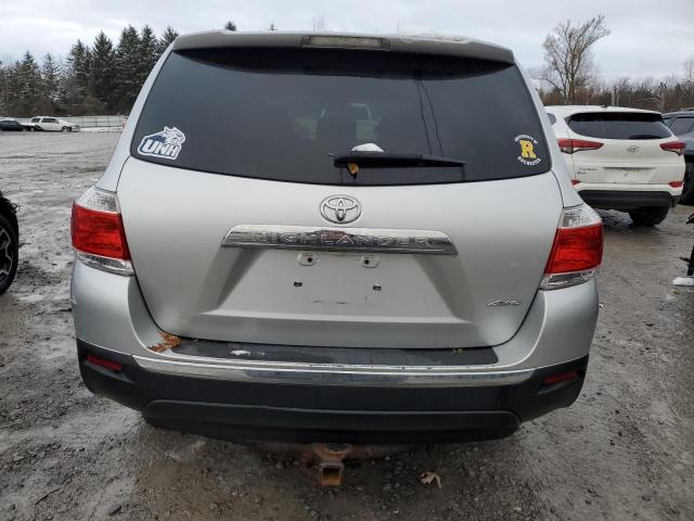 5TDBK3EH8DS224946 - 2013 TOYOTA HIGHLANDER BASE Silber Foto 6
