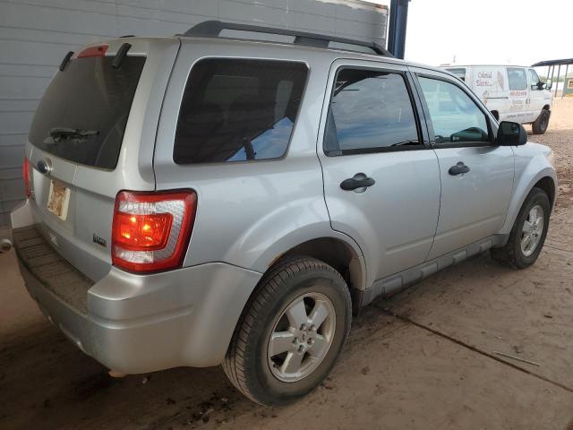 1FMCU9DG7BKB60408 - 2011 FORD ESCAPE XLT ვერცხლისფერი ფოტო 3