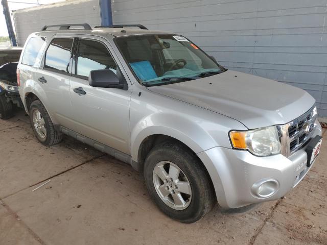 1FMCU9DG7BKB60408 - 2011 FORD ESCAPE XLT ვერცხლისფერი ფოტო 4