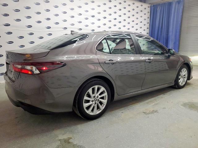 4T1C11AK0RU880084 - 2024 TOYOTA CAMRY LE ნაცრისფერი ფოტო 3