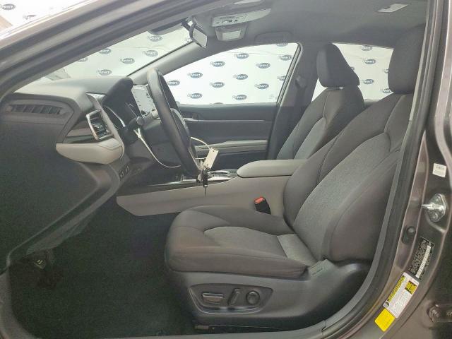 4T1C11AK0RU880084 - 2024 TOYOTA CAMRY LE ნაცრისფერი ფოტო 7