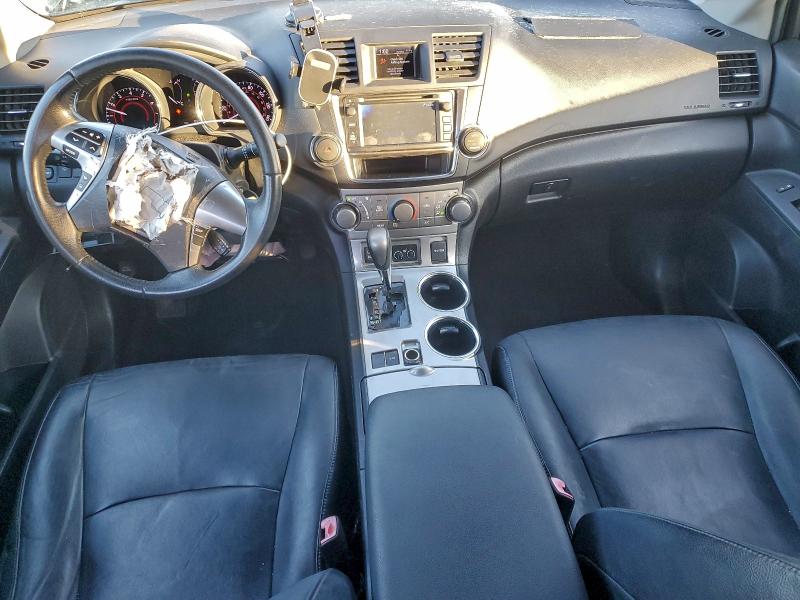 5TDZK3EH0DS118280 - 2013 TOYOTA HIGHLANDER BASE ნაცრისფერი ფოტო 8
