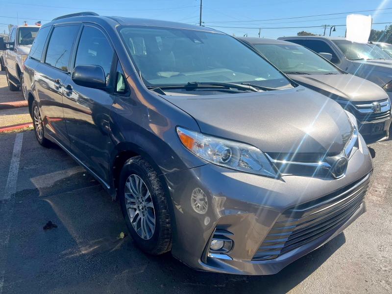 2018 TOYOTA SIENNA XLE, 