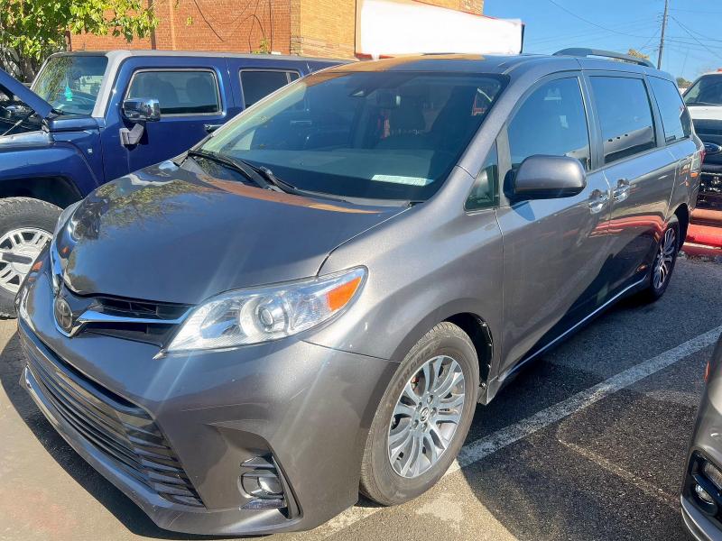 5TDYZ3DC2JS906129 - 2018 TOYOTA SIENNA XLE Gris foto 2