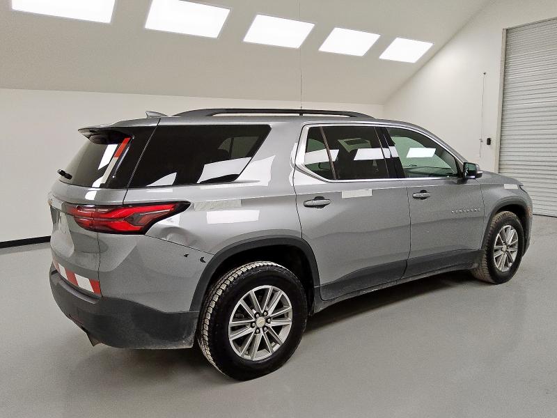 1GNEVMKW4PJ221693 - 2023 CHEVROLET TRAVERSE LT SILVER photo 3