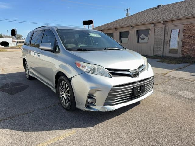 2020 TOYOTA SIENNA XLE, 