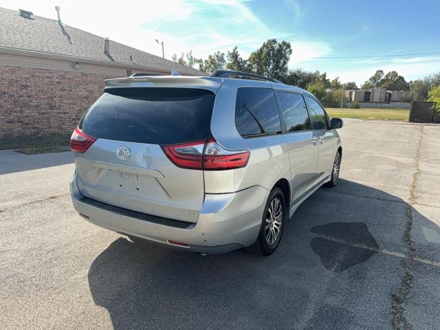 5TDYZ3DC0LS030115 - 2020 TOYOTA SIENNA XLE 银色 照片 4