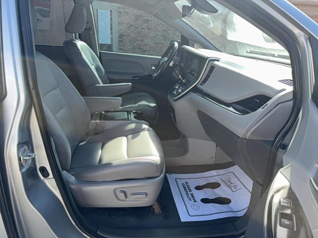 5TDYZ3DC0LS030115 - 2020 TOYOTA SIENNA XLE 银色 照片 5