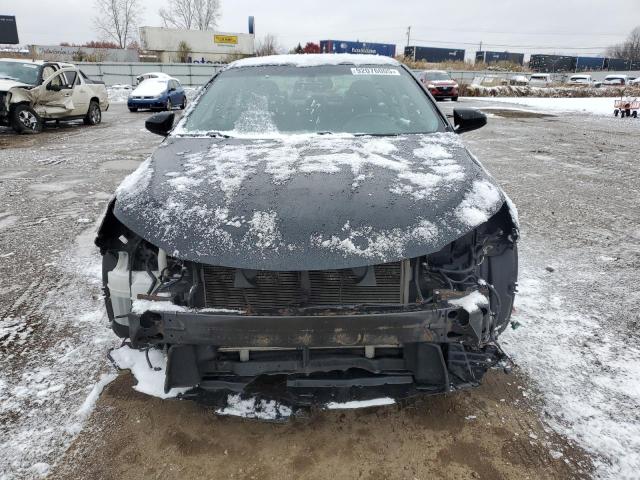 4T1BF1FK9HU693141 - 2017 TOYOTA CAMRY LE შავი ფოტო 5