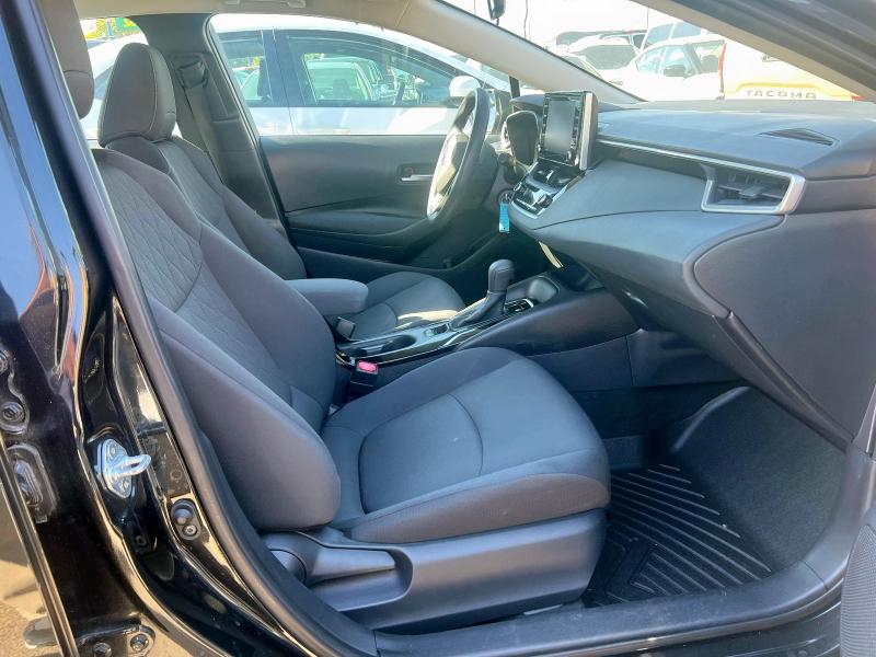 5YFEPMAE1MP193631 - 2021 TOYOTA COROLLA LE BLACK photo 5