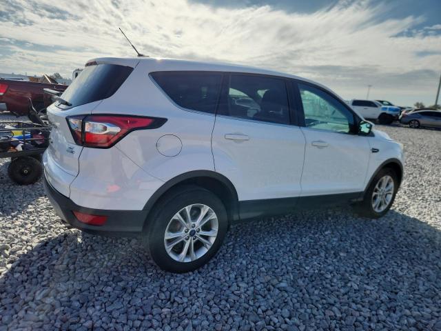 1FMCU9GD8HUD52709 - 2017 FORD ESCAPE SE თეთრი ფოტო 3