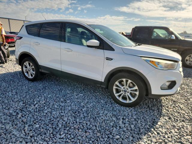 1FMCU9GD8HUD52709 - 2017 FORD ESCAPE SE თეთრი ფოტო 4