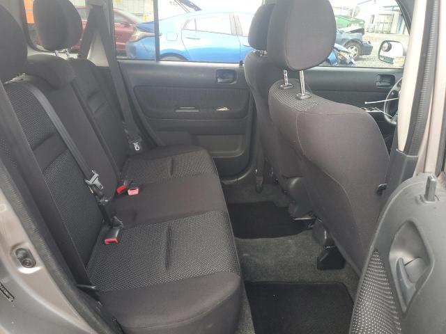 JTLKT324850195956 - 2005 TOYOTA SCION XB SILVER photo 11