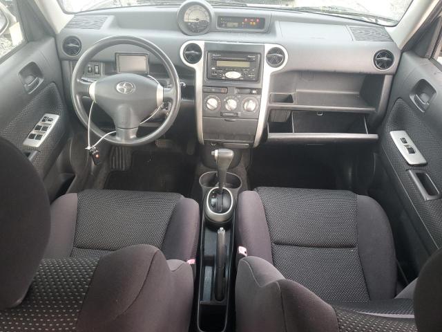 JTLKT324850195956 - 2005 TOYOTA SCION XB SILVER photo 8