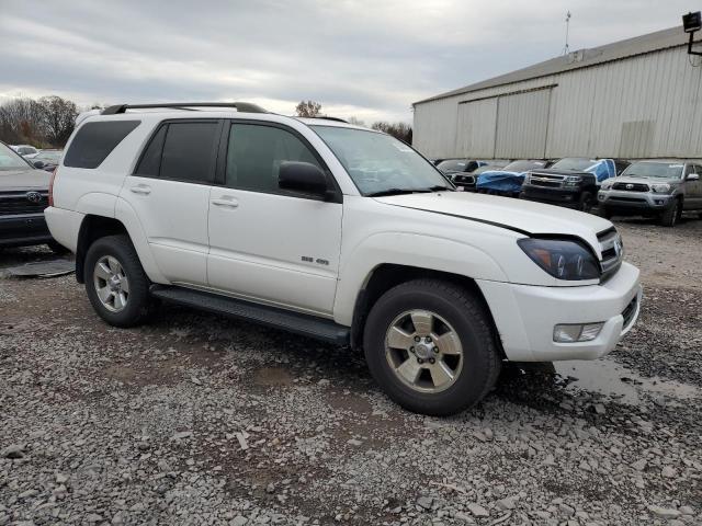 JTEBT14R458027527 - 2005 TOYOTA 4RUNNER SR5 WHITE photo 4