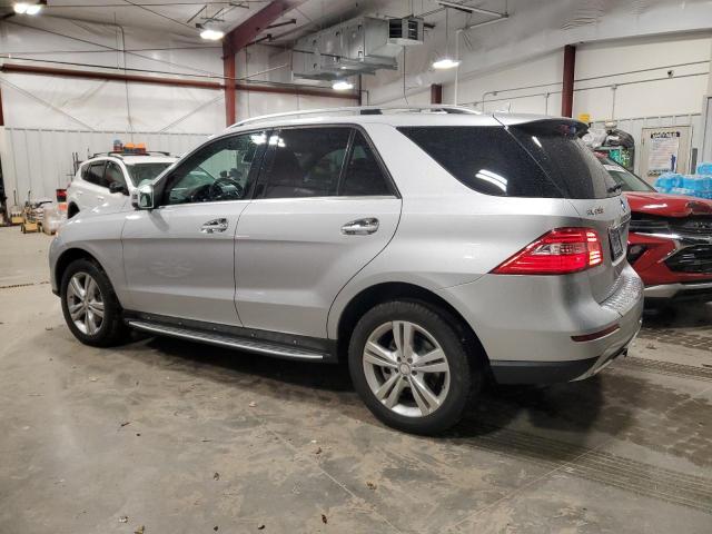 4JGDA5HB8DA135546 - 2013 MERCEDES-BENZ ML 350 4MATIC SILVER photo 2