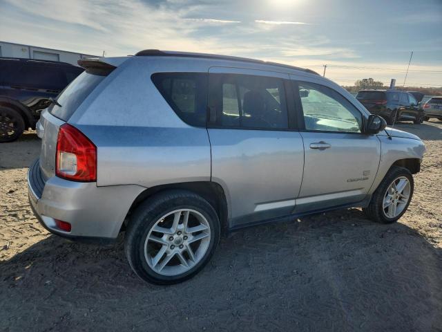 1J4NT5FB3BD180714 - 2011 JEEP COMPASS LIMITED 银色 照片 3