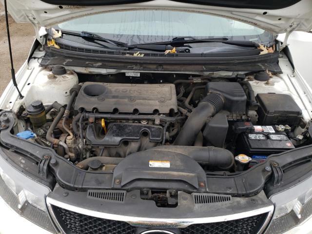KNAFU4A27A5839800 - 2010 KIA FORTE EX WHITE photo 11