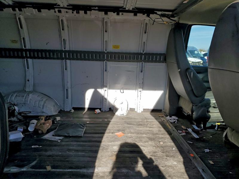 1GCSGAFX1D1129654 - 2013 CHEVROLET EXPRESS G1 Білий фото 11