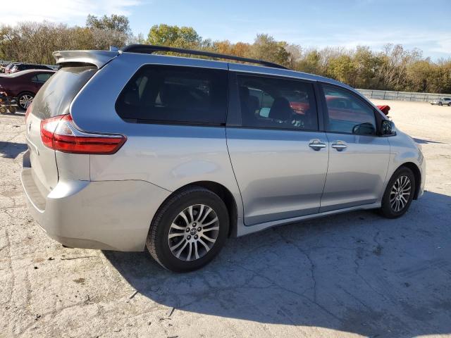 5TDYZ3DC5JS947984 - 2018 TOYOTA SIENNA XLE Gümüş fotoğraf 3