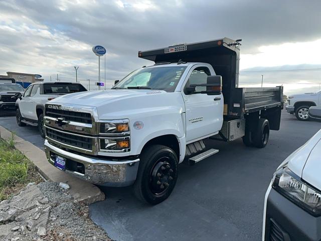 1HTKHPVM8NH293390 - 2022 CHEVROLET SILVERADO WHITE photo 2