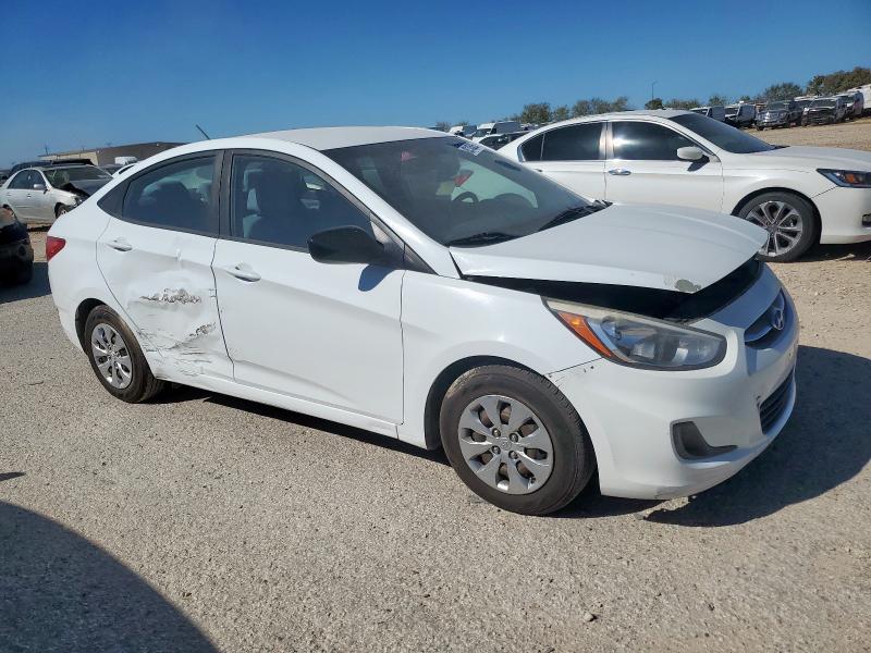 KMHCT4AE3HU172304 - 2017 HYUNDAI ACCENT SE WHITE photo 4