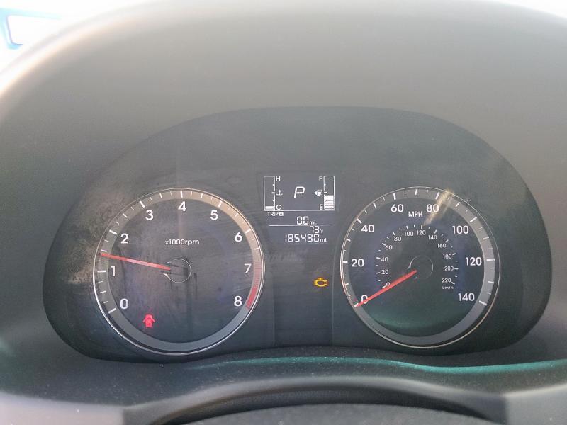 KMHCT4AE3HU172304 - 2017 HYUNDAI ACCENT SE WHITE photo 9