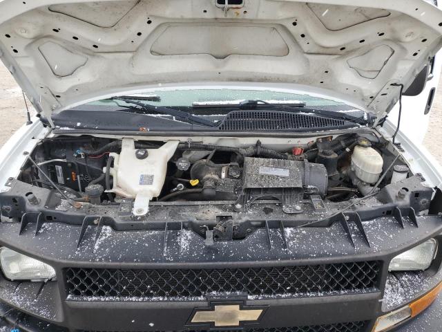 1GCWGAFF0H1325647 - 2017 CHEVROLET EXPRESS G2 WHITE photo 11