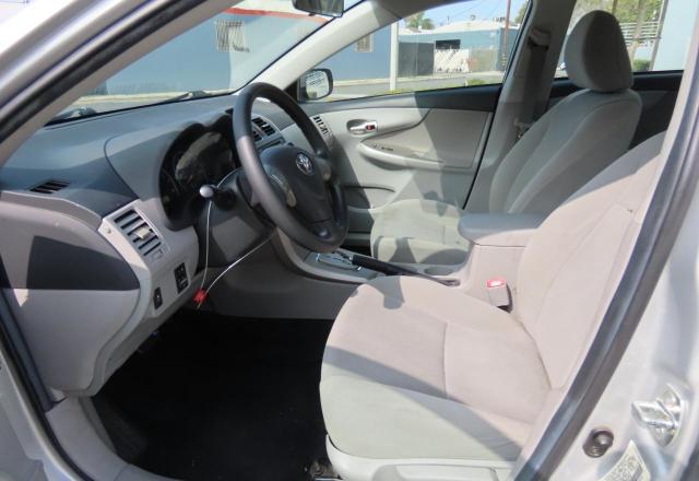 5YFBU4EE6CP063882 - 2012 TOYOTA COROLLA BASE SILVER photo 9