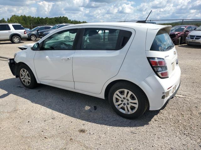 1G1JG6SB1K4139334 - 2019 CHEVROLET SONIC WHITE photo 2