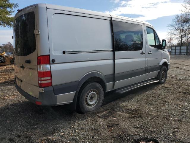 WD4PE7CD9D5796091 - 2013 MERCEDES-BENZ SPRINTER 2500 SILVER photo 3