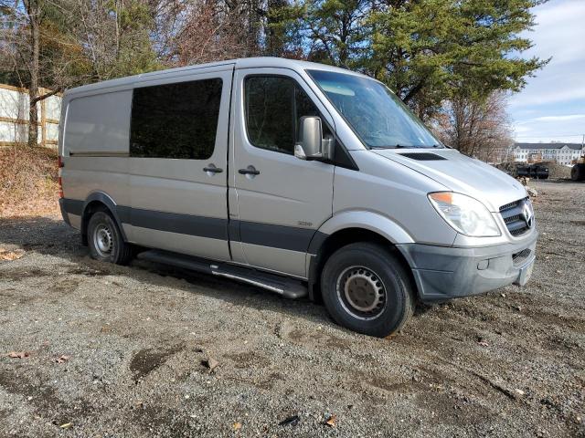 WD4PE7CD9D5796091 - 2013 MERCEDES-BENZ SPRINTER 2500 SILVER photo 4