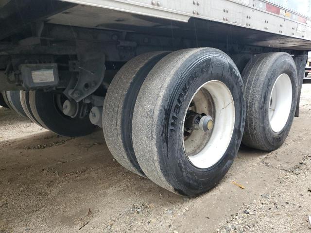 1UYVS2480FU407413 - 2015 UTILITY VS2RA WHITE photo 9