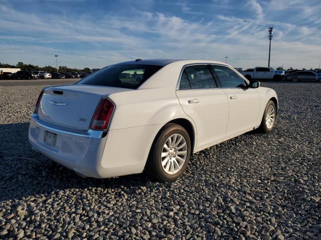 2C3CCAAG3CH283987 - 2012 CHRYSLER 300 WHITE photo 3