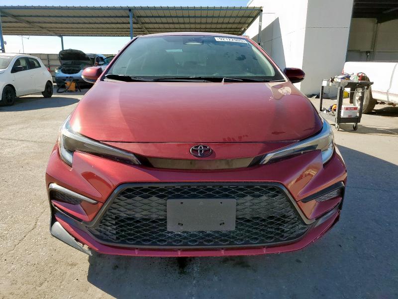 5YFS4MCE4PP158269 - 2023 TOYOTA COROLLA SE Каштановый фото 5