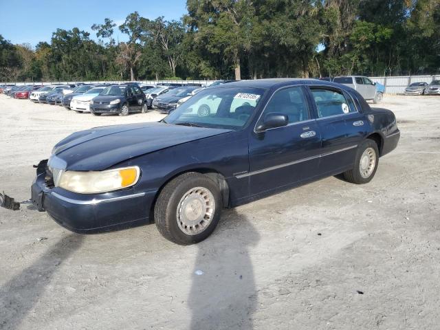 2000 LINCOLN TOWN CAR EXECUTIVE, 