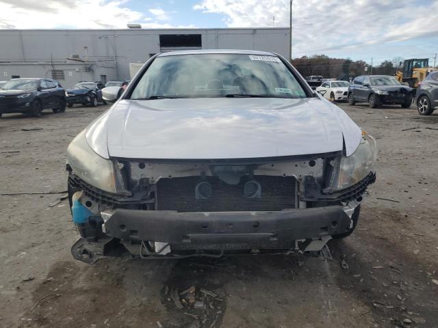 1HGCP2F34BA108013 - 2011 HONDA ACCORD LX 银色 照片 5