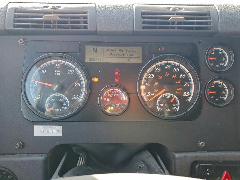 3AKJGLDR9KSKM1970 - 2019 FREIGHTLINER CASCADIA 1 Schwarz Foto 8